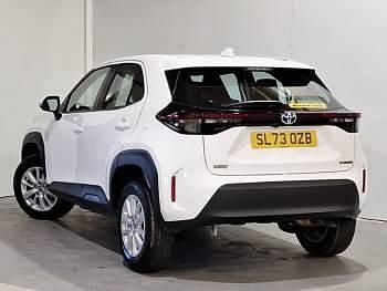 Used Toyota Yaris Hybrid 116 HP (85 kW) 2023 White Estate