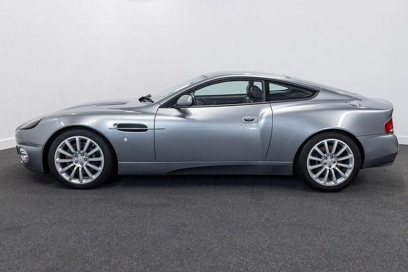 Used Aston Martin Vanquish 466 HP (342 kW) 2004 Silver Coupe