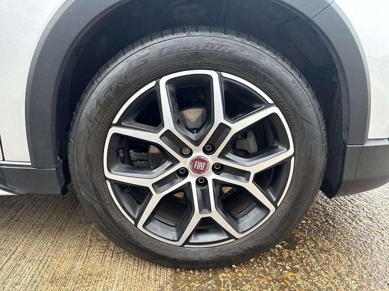 Used Fiat Tipo Cross 100 HP (73 kW) 2022 Silver Hatchback