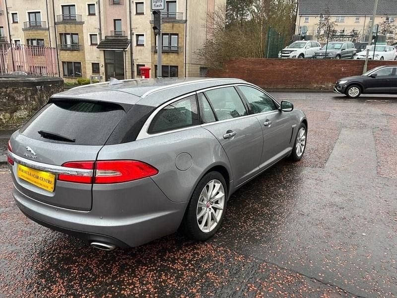 Used Jaguar XF Sportbrake Premium Luxury 200 HP (147 kW) 2015 Grey Estate