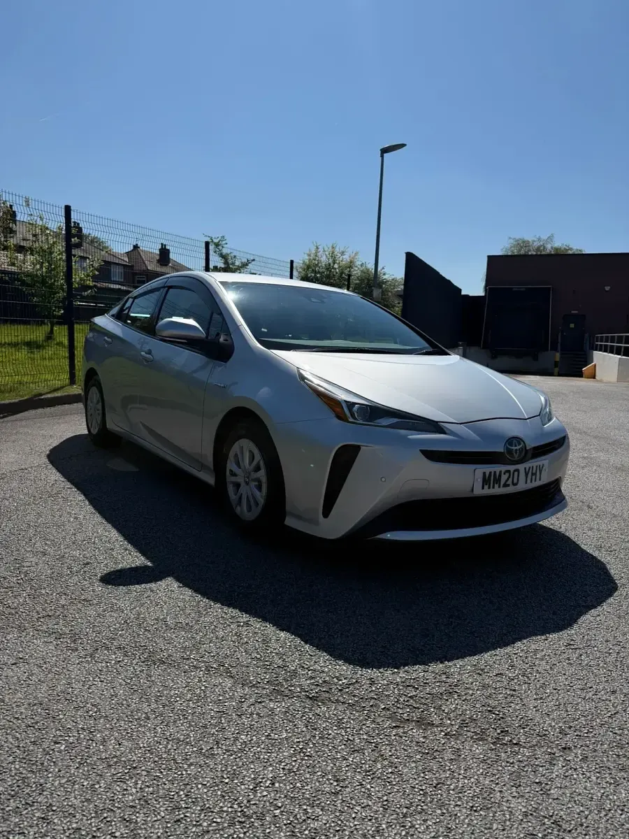 Usado Toyota Prius 122 CV (89 kW) 2020 Plateado Utilitario