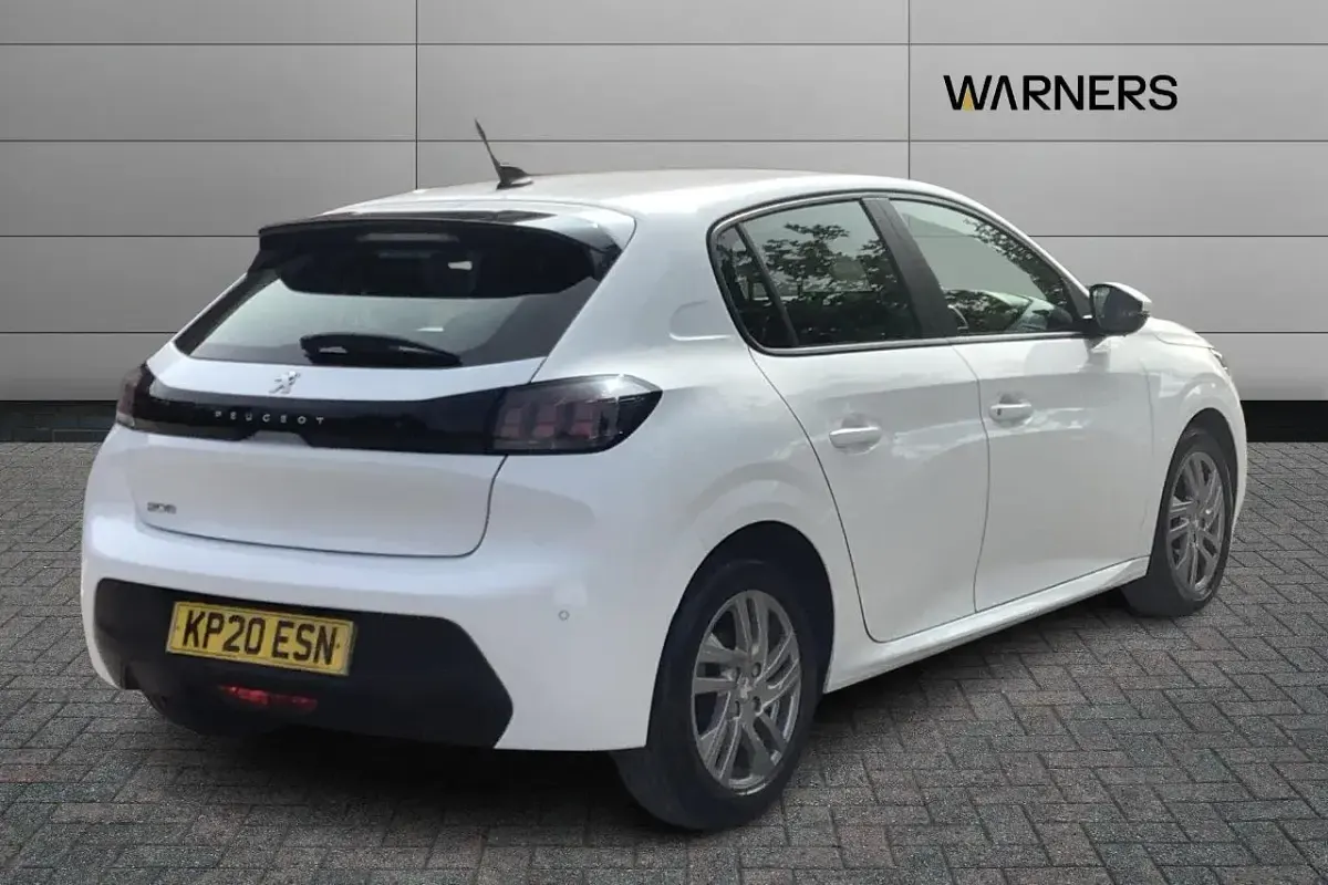 Used Peugeot 208 Active 99 HP (72 kW) 2020 White Hatchback