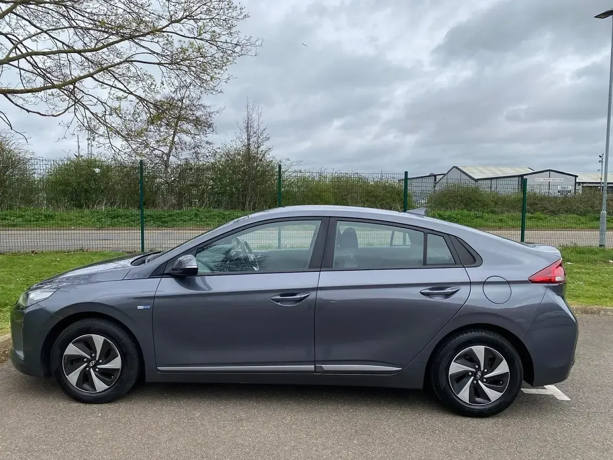 Used Hyundai Ioniq SE 141 HP (103 kW) 2018 Grey Hatchback
