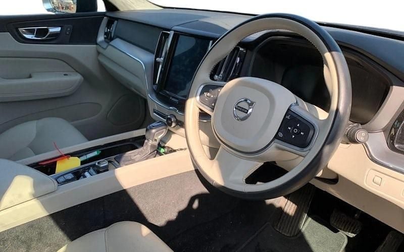 Usado Volvo XC60 Momentum 190 HP (139 kW) 2019 Azul SUV