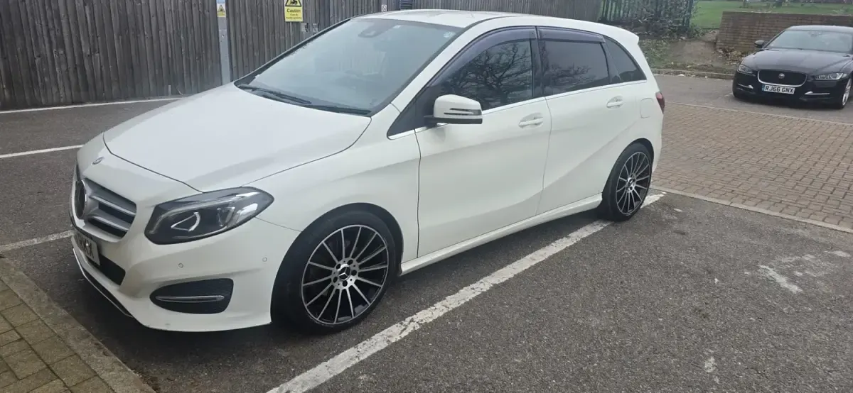 Begagnad Mercedes B180 Executive 122 HK (89 kW) 2016 Vit Minibuss