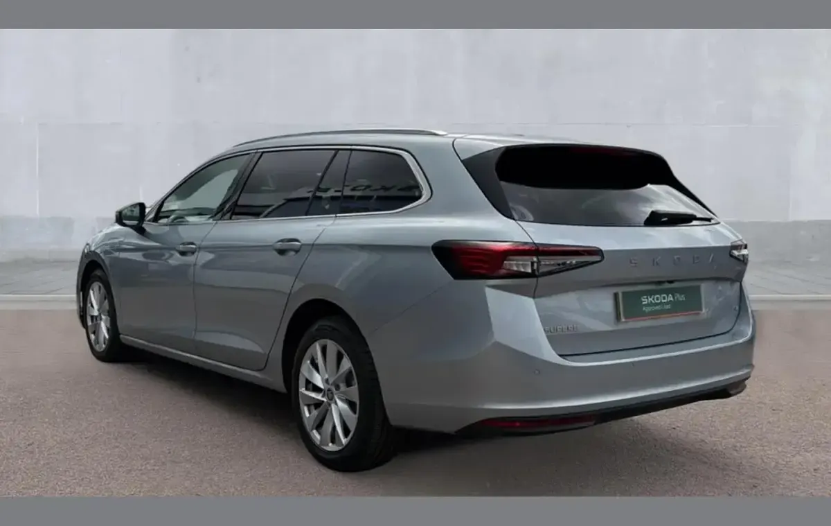 Used Skoda Superb SE Technology 200 HP (147 kW) 2025 Silver Estate