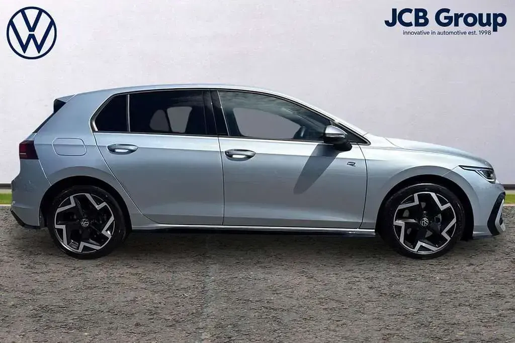 Used VW Golf VIII R-line 150 HP (110 kW) 2025 Silver Hatchback