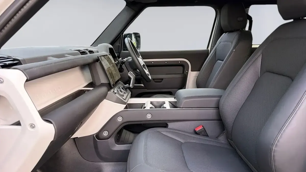 Used Land Rover Defender SE Dynamic 2025 Grey SUV