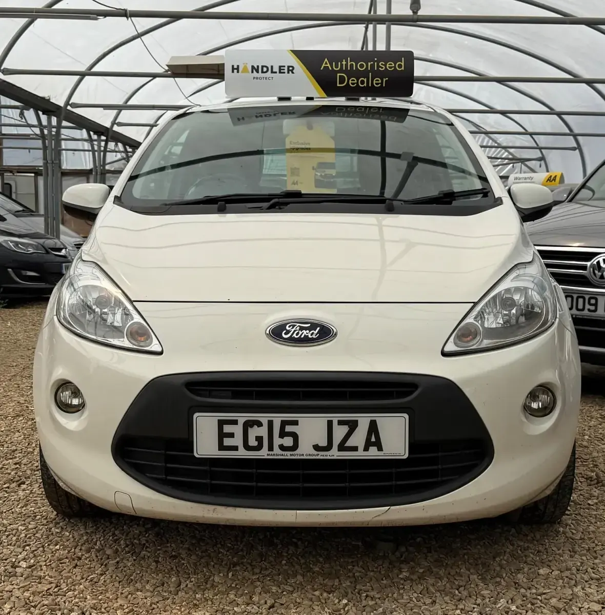 Used Ford Ka Zetec 69 HP (50 kW) 2015 White Hatchback