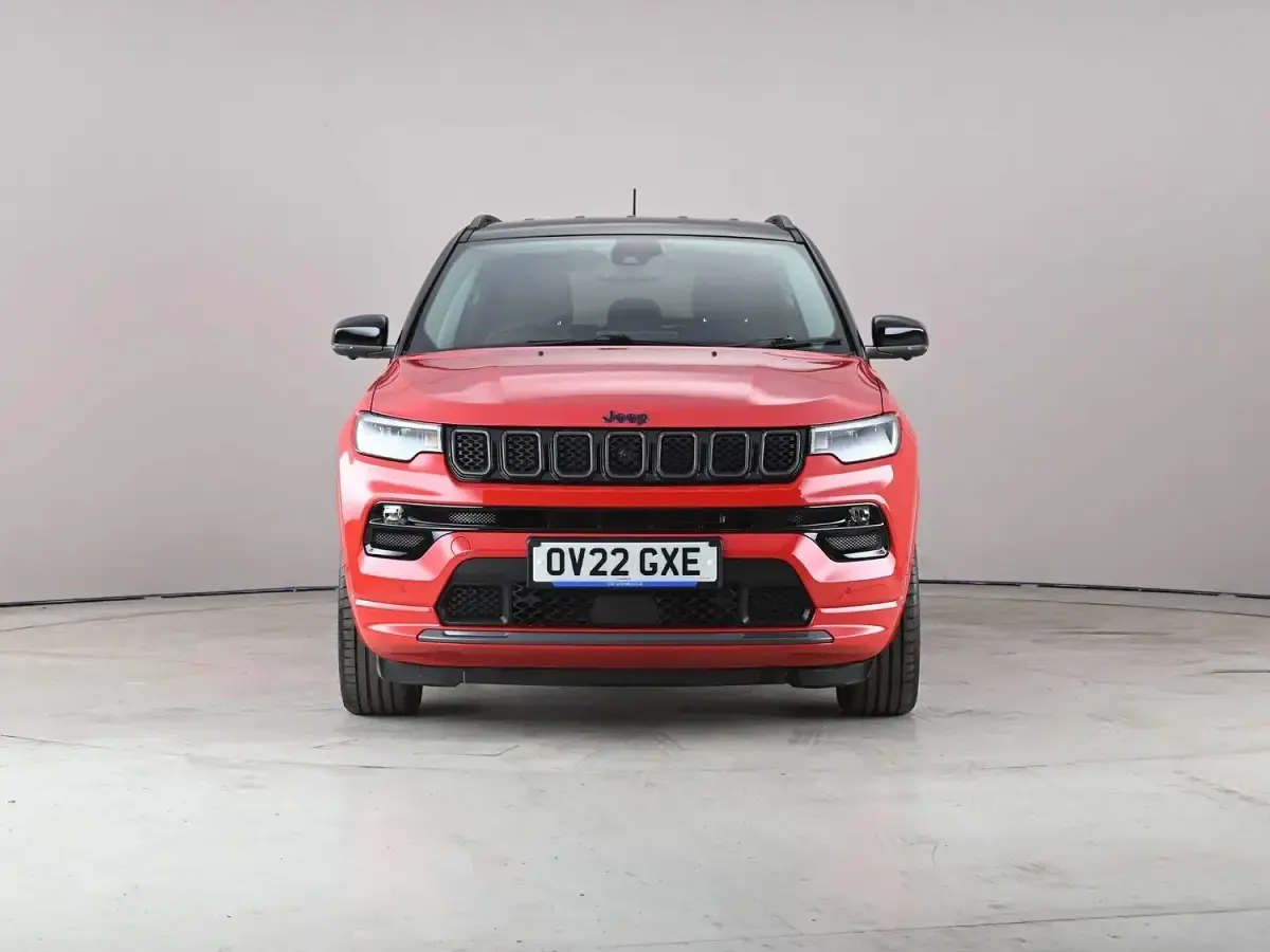 Used Jeep Compass 241 HP (177 kW) 2022 Red/black SUV
