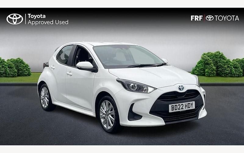 Used 2025 Toyota Yaris Hybrid Hatchback | £15,245 (Super price) - Image 1/4