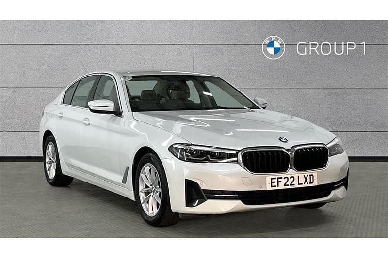 Mineral white Used 2022 BMW 520 Comfort Edition Sedan | £23,490 (Good price) - Image 1/4