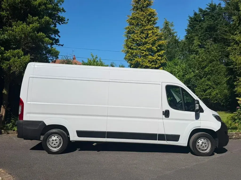 Used Citroën Relay 140 HP (102 kW) 2024 White Van