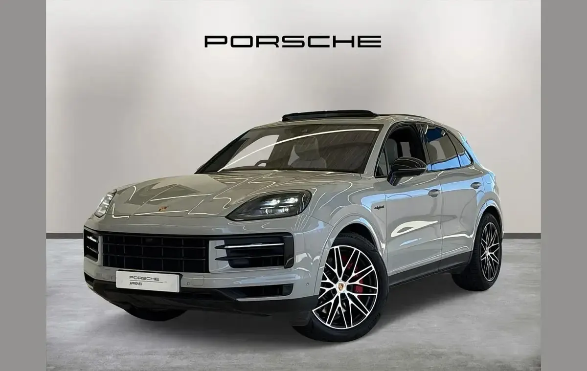 Używany Porsche Cayenne S E-Hybrid 512 KM (376 kW) 2024 Szary SUV