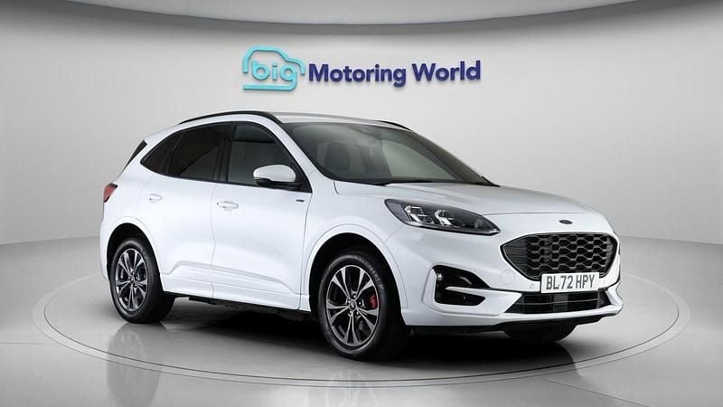 Used Ford Kuga ST-Line 222 HP (163 kW) 2023 White SUV