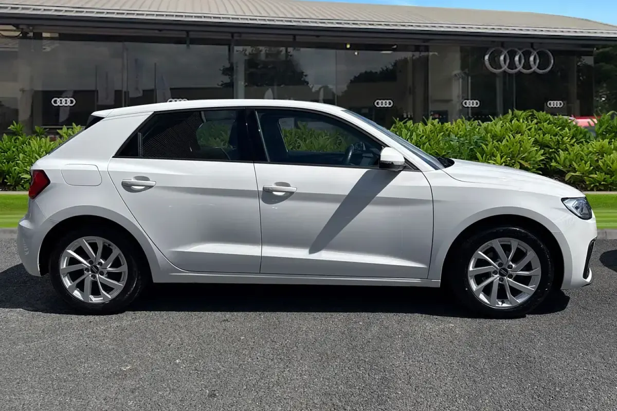 Used Audi A1 Sport 95 HP (69 kW) 2023 White SUV