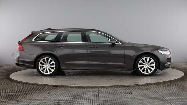 Used Volvo V90 Momentum 197 HP (144 kW) 2021 Platinum grey Estate
