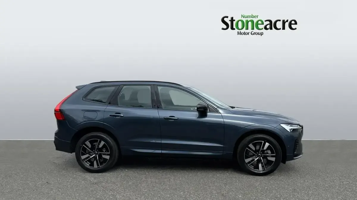 Nouă Volvo XC60 Plus 345 CP (253 kW) 2026 Albastru SUV
