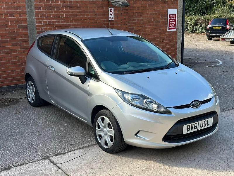 Silver Used 2011 Ford Fiesta Hatchback | £2,295 (Fair price) - Image 1/4