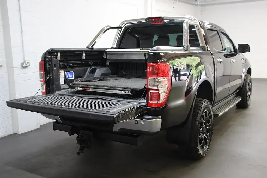 Used Ford Ranger Limited 200 HP (147 kW) 2016 Black Pickup
