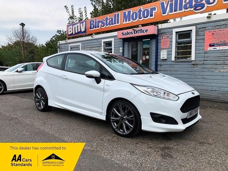 White Used 2017 Ford Fiesta ST-Line Hatchback | £5,995 (Fair price) - Image 1/4