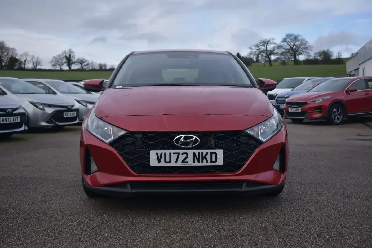 Used Hyundai i20 SE 100 HP (73 kW) 2022 Red Hatchback