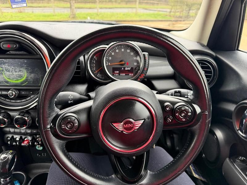 Usado Mini Cooper D Hatch 2016 Cinzento Citadino