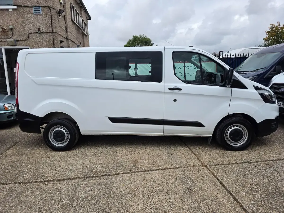 Used Ford Transit Custom 130 HP (95 kW) 2022 White Van