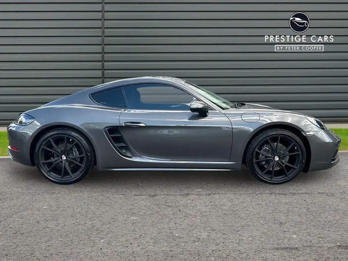 Usado Porsche 718 Cayman 2019 Cinzento Coupé