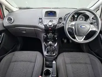 Used Ford Fiesta Titanium 100 HP (73 kW) 2016 Red Hatchback