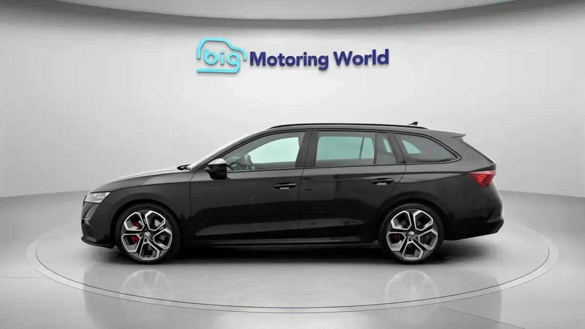 Used Skoda Octavia vRS 200 HP (147 kW) 2023 Black Estate