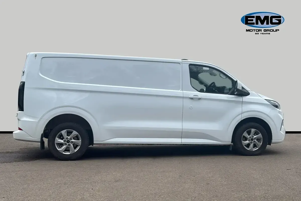 Usado Ford Transit Custom Limited 136 CV (100 kW) 2025 Blanco Van