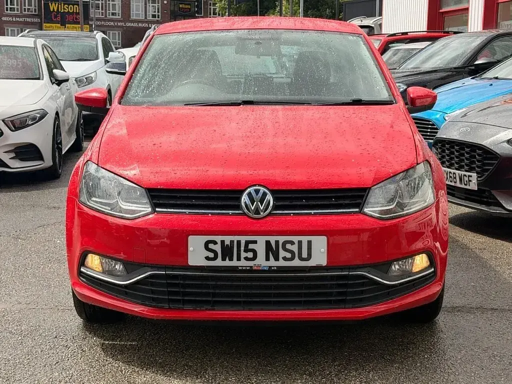 Used VW Polo SE 60 HP (44 kW) 2015 Red Hatchback