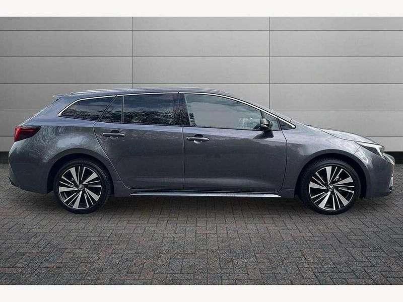 Used Toyota Corolla Design 140 HP (102 kW) 2025 Grey Estate
