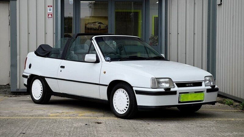 White Used 1988 Vauxhall Astra Cabriolet | £14,995 - Image 1/4