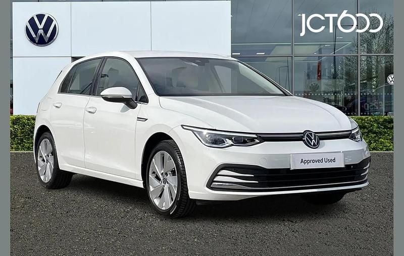 Used VW Golf VIII Style 147 HP (108 kW) 2023 White Hatchback