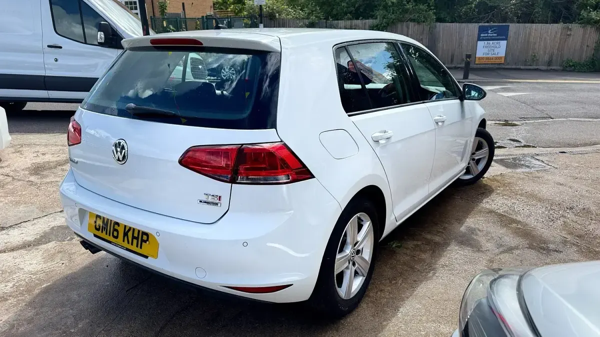 Used VW Golf VII Edition 125 HP (91 kW) 2016 White Hatchback
