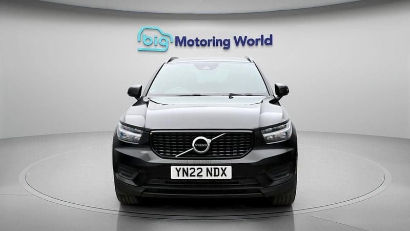 Used Volvo XC40 R-Design 161 HP (118 kW) 2022 Black SUV