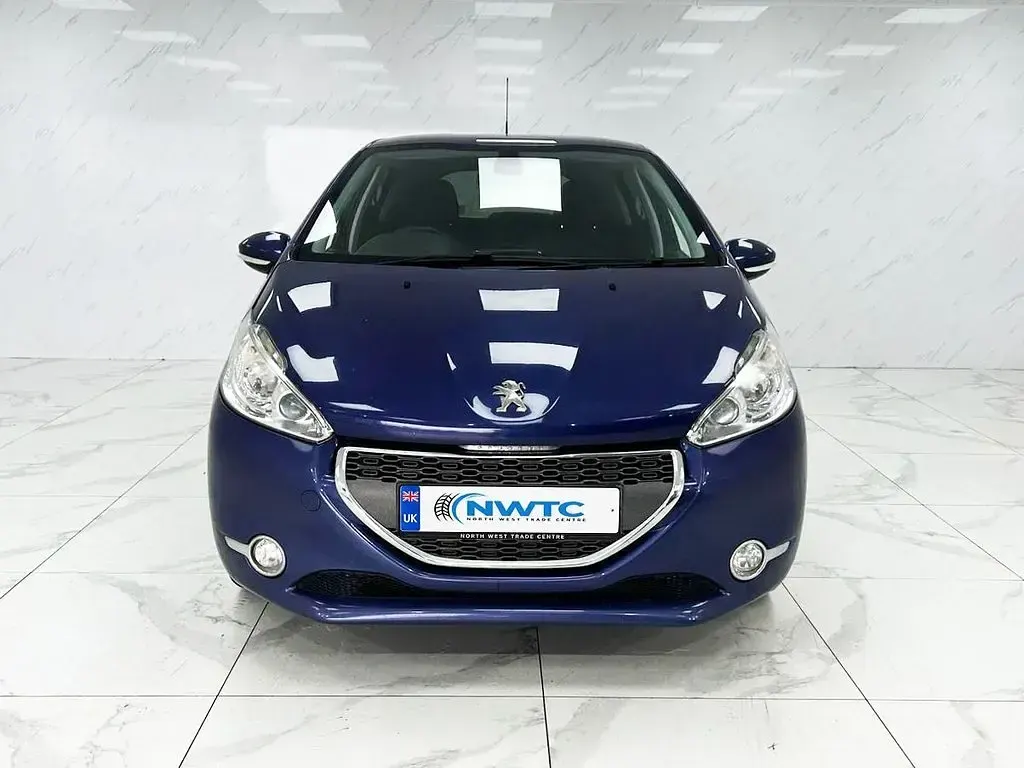 Used Peugeot 208 Allure 68 HP (50 kW) 2012 Blue Hatchback