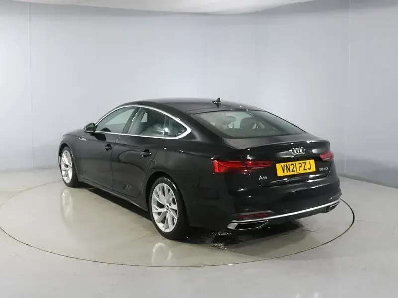 Usado Audi A5 Sport 190 CV (139 kW) 2021 Negro Coupe