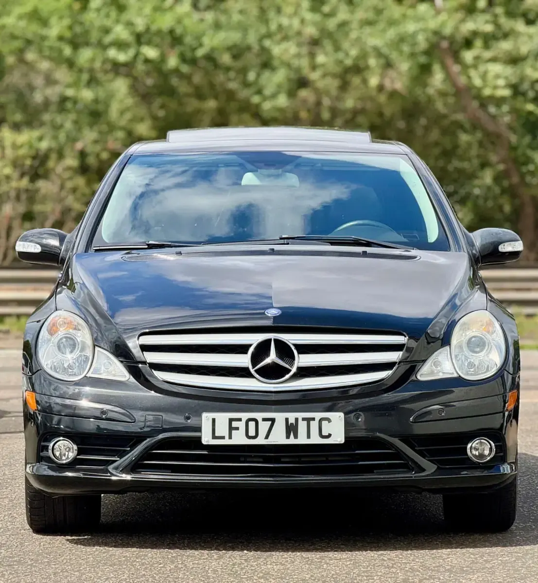 Used Mercedes R350 SE 272 HP (200 kW) 2007 Black Estate