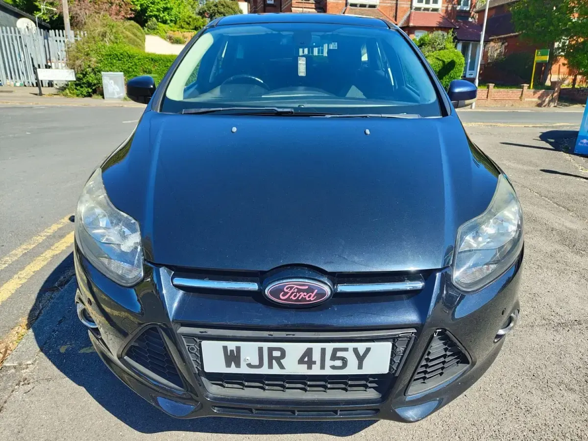 Begagnad Ford Focus Titanium 2014 Svart Kombi