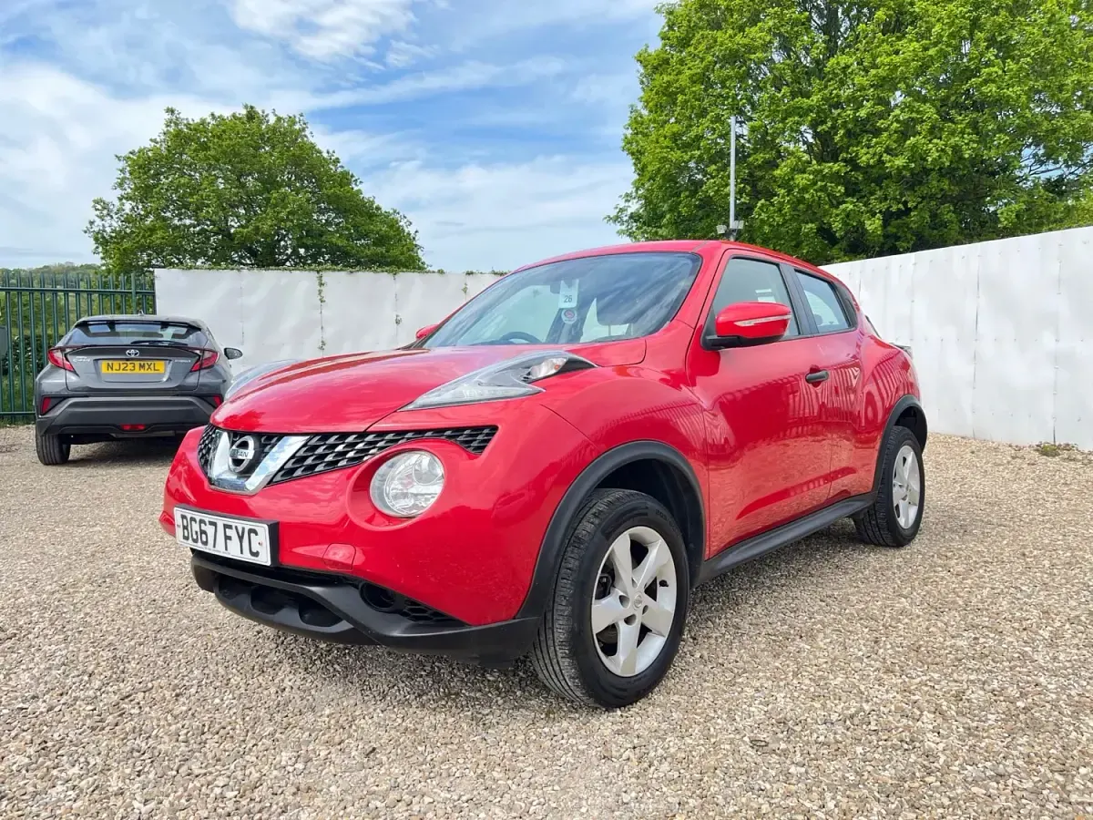 Usado Nissan Juke Visia 94 HP (69 kW) 2017 Vermelho SUV