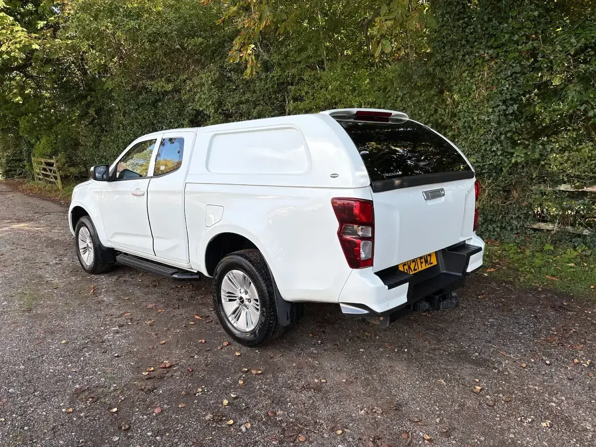 Used Isuzu D-Max 163 HP (119 kW) 2021 White Pickup