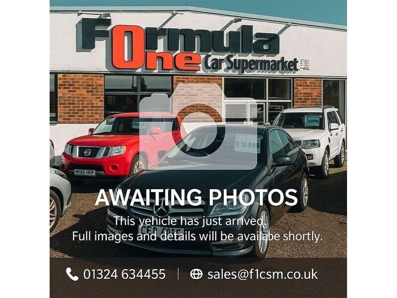Grey Used 2015 Mitsubishi Outlander P-HEV Estate | £8,990 (Fair price) - Image 1/4