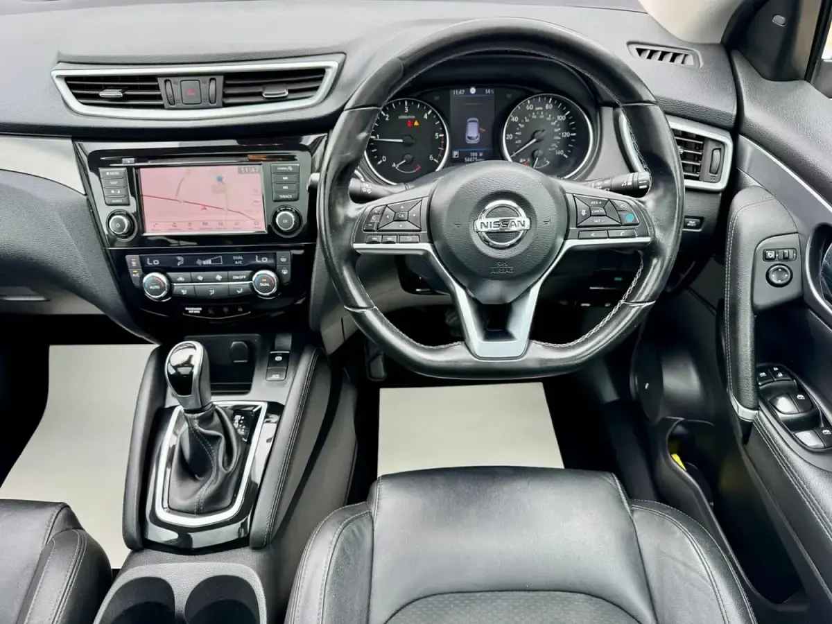 Used Nissan Qashqai Tekna 115 HP (84 kW) 2020 Red SUV