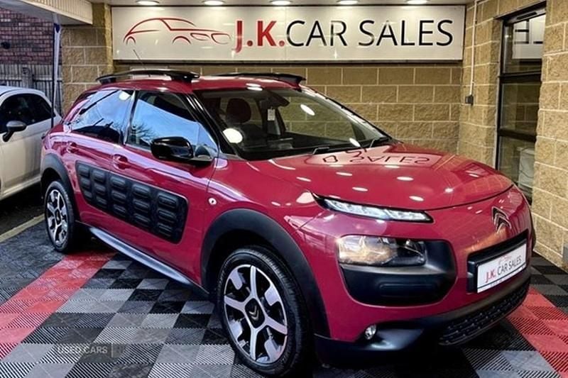 Used Citroën C4 Cactus Flair 2016 Red Hatchback