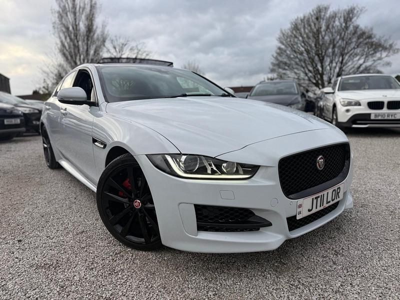 Used Jaguar XE R-Sport 180 HP (132 kW) 2015 White Sedan