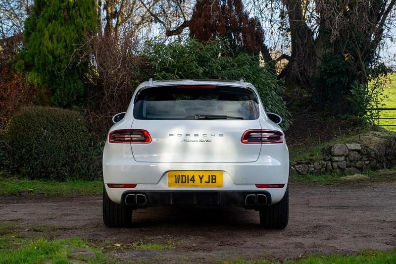 Used Porsche Macan Turbo 400 HP (294 kW) 2014 White SUV