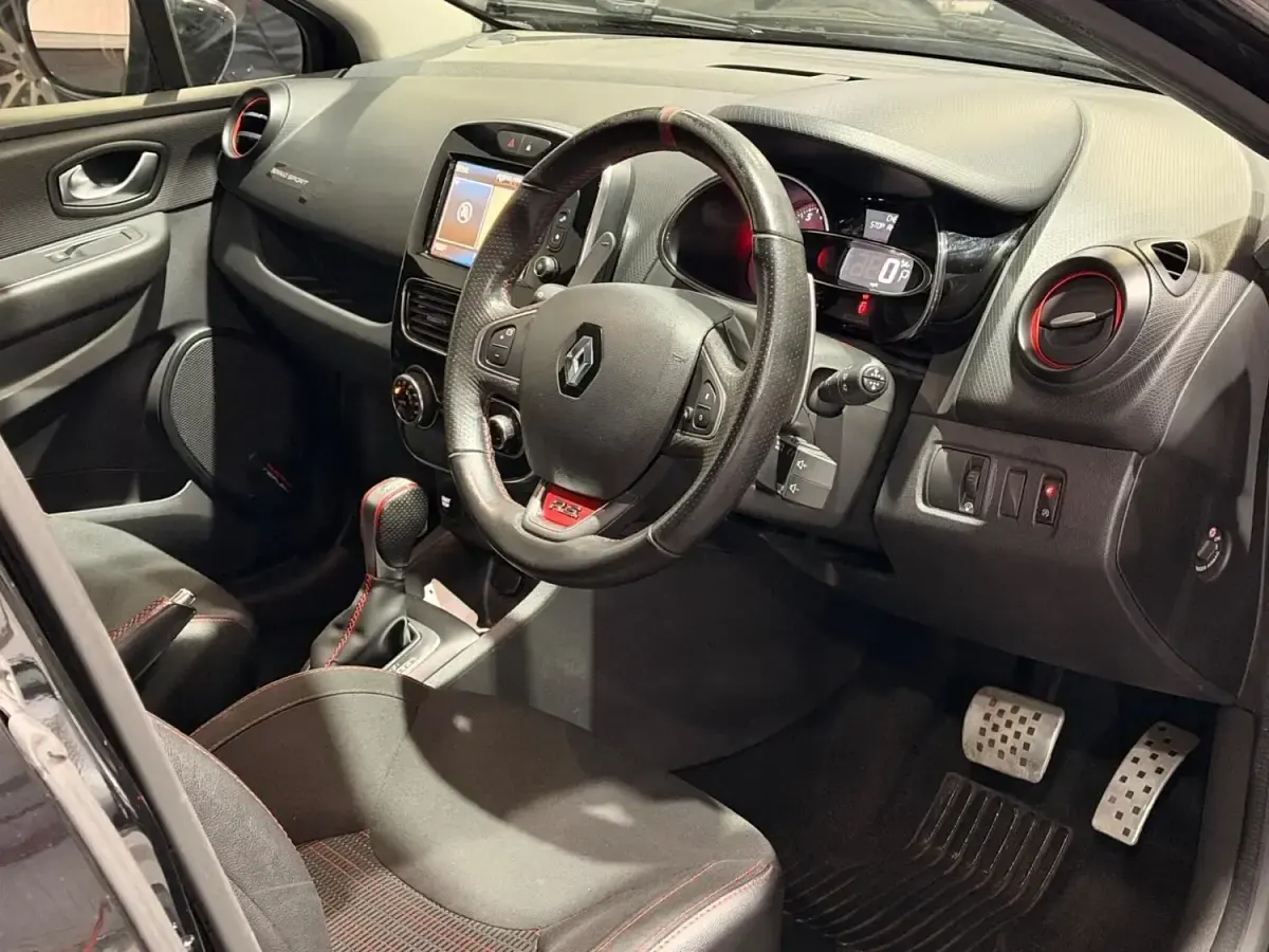 Usado Renault Clio IV Trophy 2017 Preto Citadino
